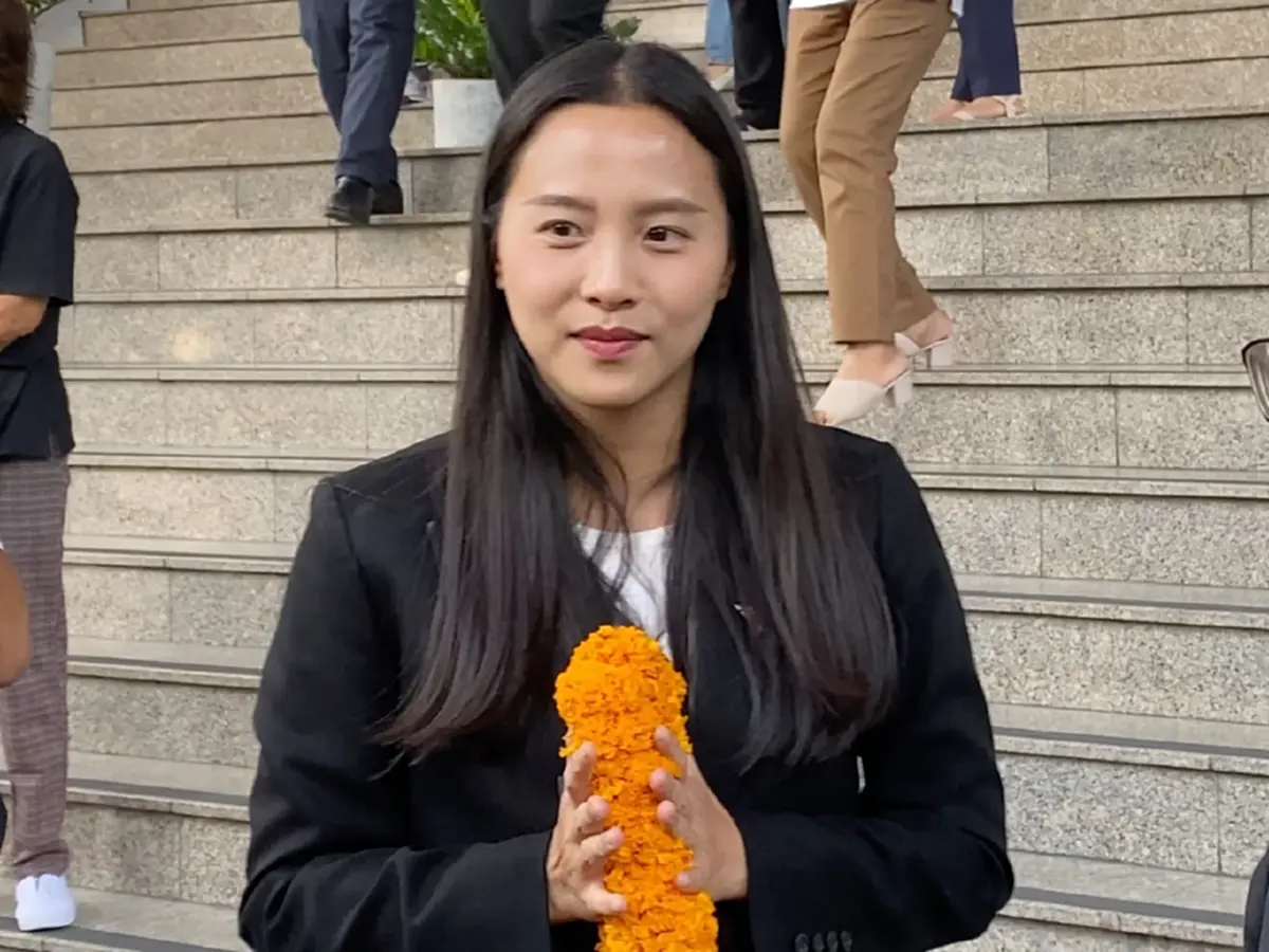 ด้อมส้มเฮ'ไอซ์ รักชนก'ได้ประกันวงเงิน 5 แสน คดี112 ไม่หลุดเก้าอี้สส.ก้าวไกล