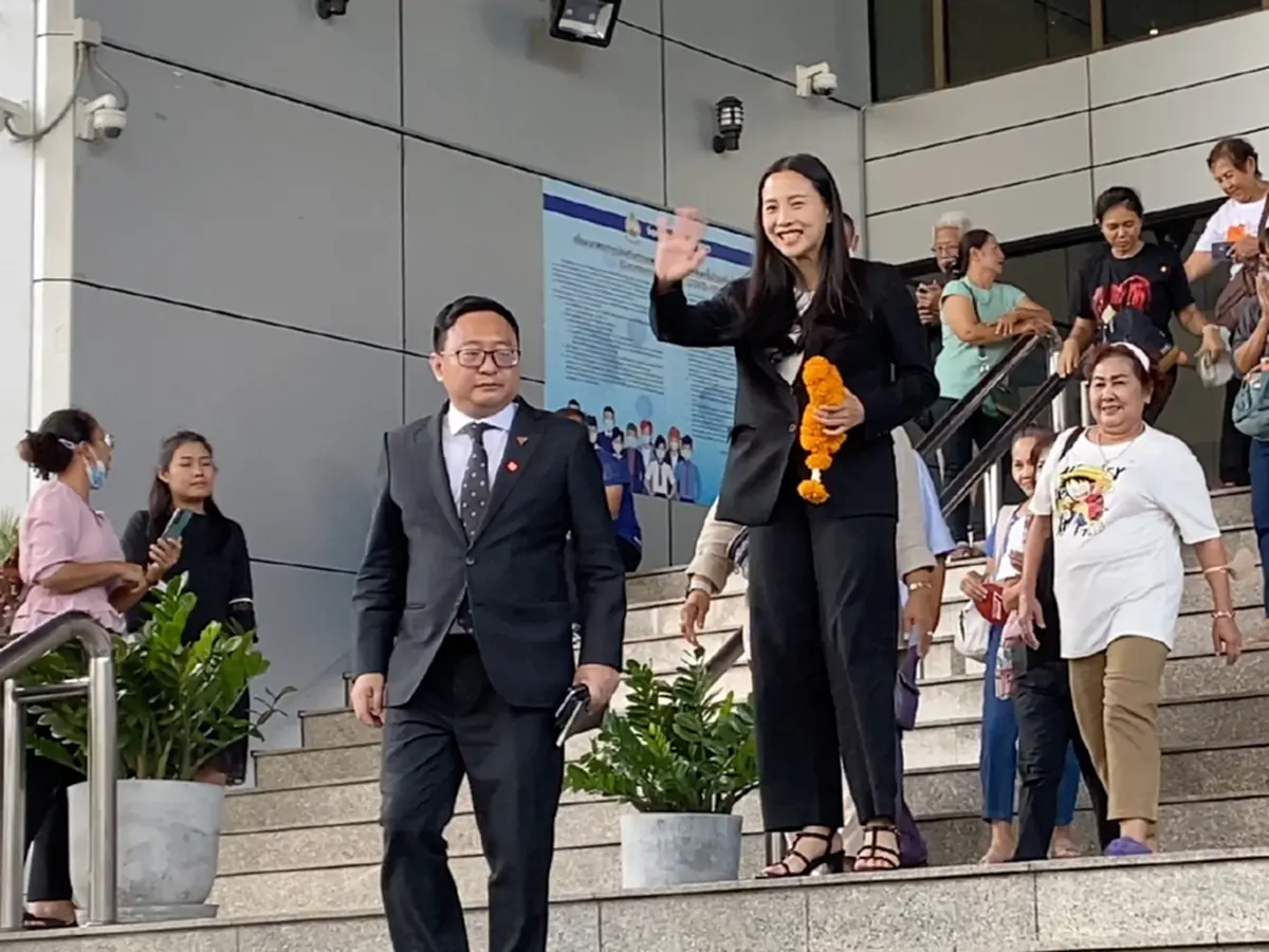 ด้อมส้มเฮ'ไอซ์ รักชนก'ได้ประกันวงเงิน 5 แสน คดี112 ไม่หลุดเก้าอี้สส.ก้าวไกล