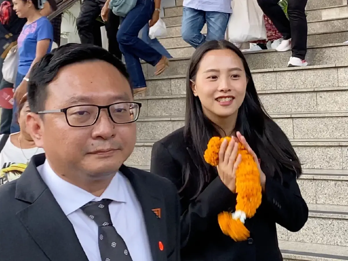 ด้อมส้มเฮ'ไอซ์ รักชนก'ได้ประกันวงเงิน 5 แสน คดี112 ไม่หลุดเก้าอี้สส.ก้าวไกล