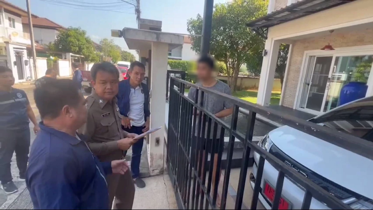ตร.นำหมายจับเข้าจับกุมคนร้ายชิงทอง ในจ.เชียงใหม่ 