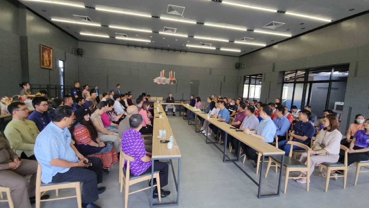 'สมศักดิ์' เปิดบ้านอวยพร ขรก.สุโขทัย เดินหน้าช่วยประชาชนเต็มที่