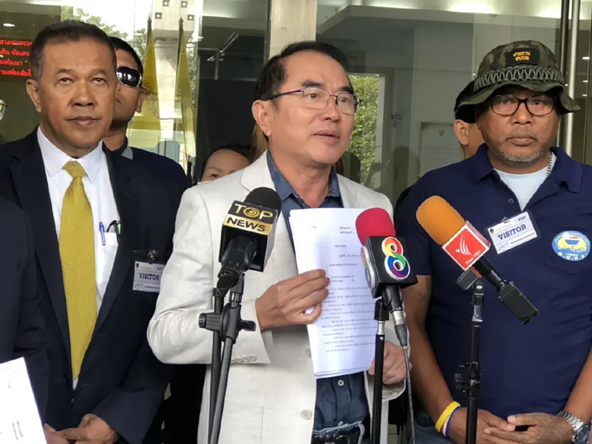 หมอวรงค์ นำ 8 องค์กรปกป้องสถาบันฟ้องศาลปค.สูงสุด ถอน 2 กม.เอื้อ ทักษิณ