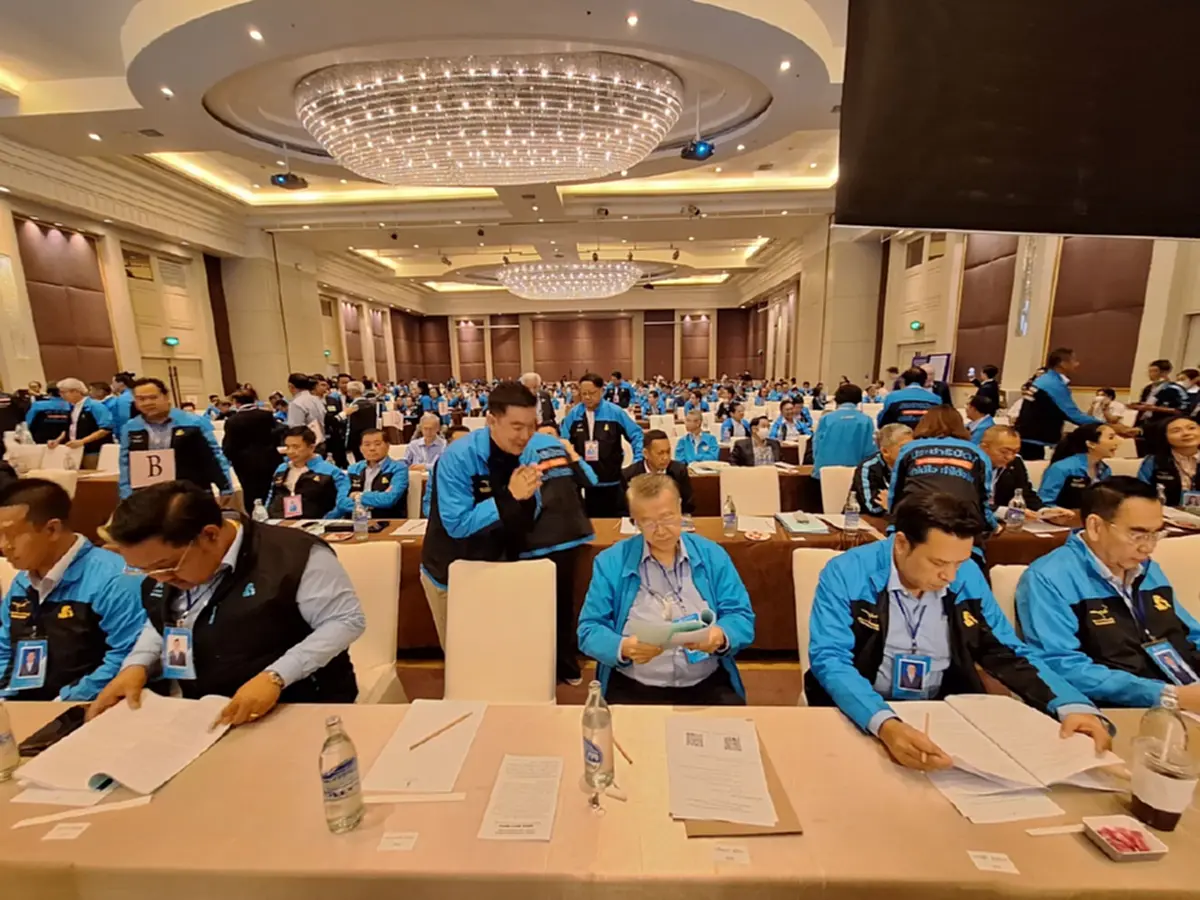 'เดชอิศม์ ขาวทอง' ผงาดนั่ง เลขาฯปชป. รองหัวหน้าพรรค 13 คน 'ดร.เอ้' คุมกทม.