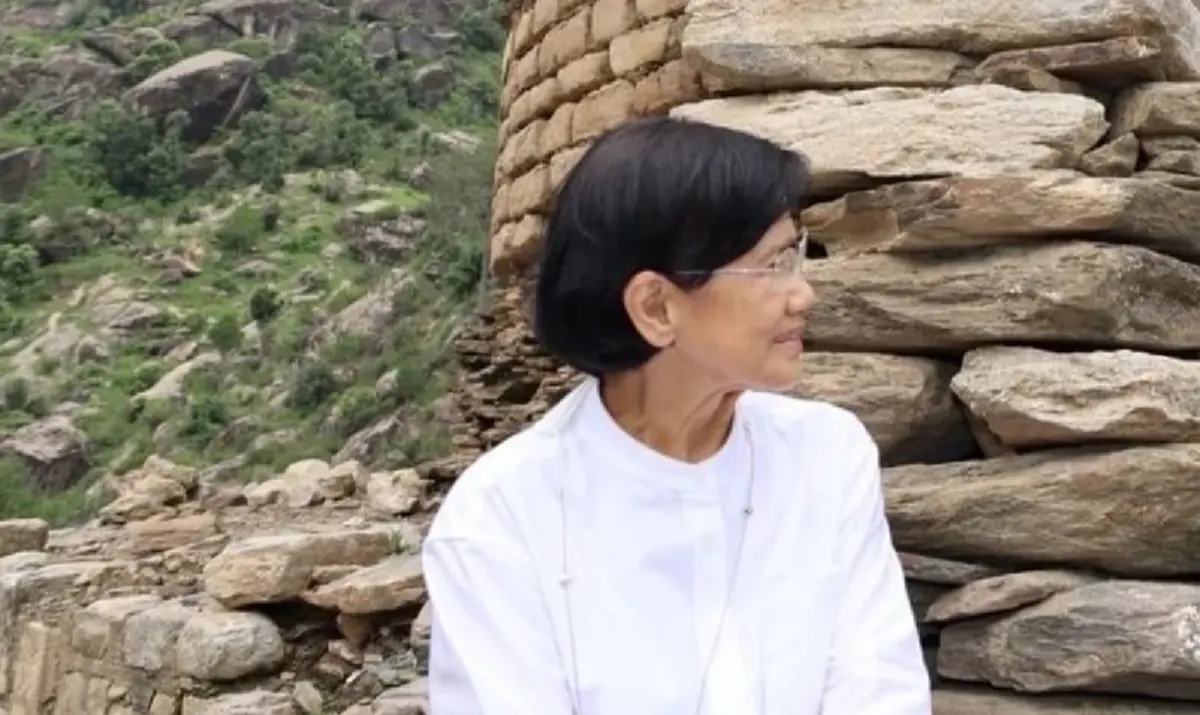 ณหญิงสุพัตรา มาศดิตถ์ อดีตรัฐมนตรีประจำสำนักนายกรัฐมนตรี อดีตแกนนำrพรรคประชาธิปัตย์