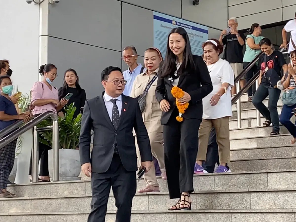 ด้อมส้มเฮ'ไอซ์ รักชนก'ได้ประกันวงเงิน 5 แสน คดี112 ไม่หลุดเก้าอี้สส.ก้าวไกล