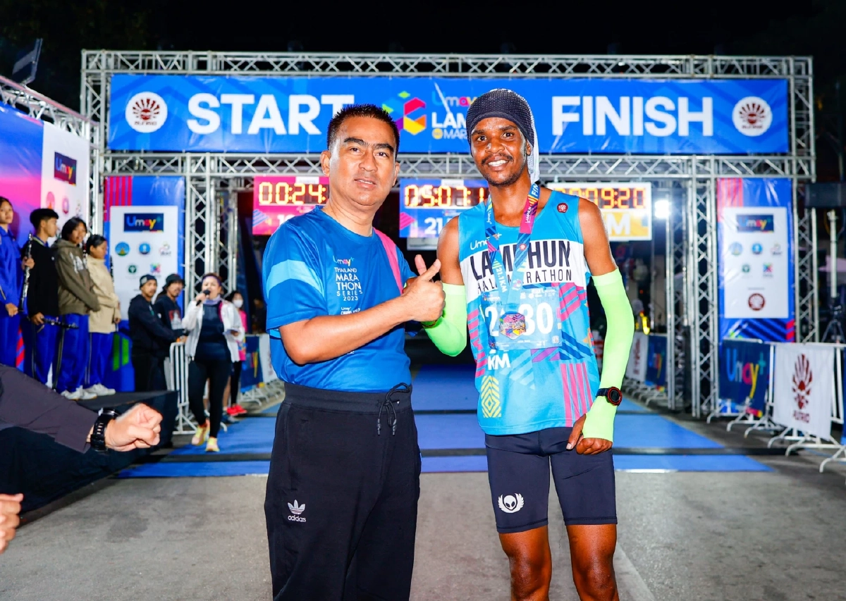 ปอดเหล็ก เคนยา คว้าชัย Umay+ Lamphun Half Marathon 2023 - ไทยดีที่สุด  อนุชา พาดา