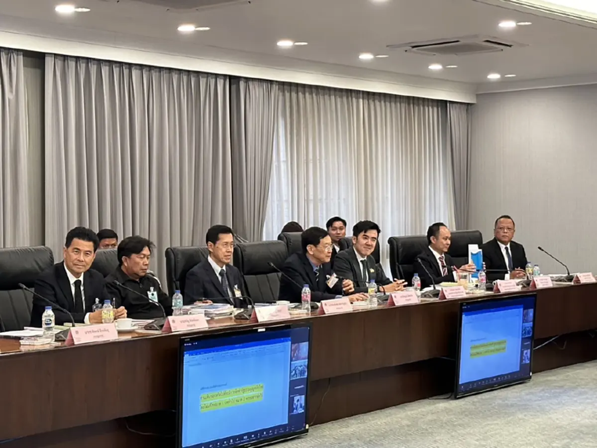 'ภูมิธรรม' จ่อเสนอ นายกฯ-ครม.จัด 'ทำประชามติ' แก้รธน.ต้นปี67 ไม่แตะหมวด 1-2