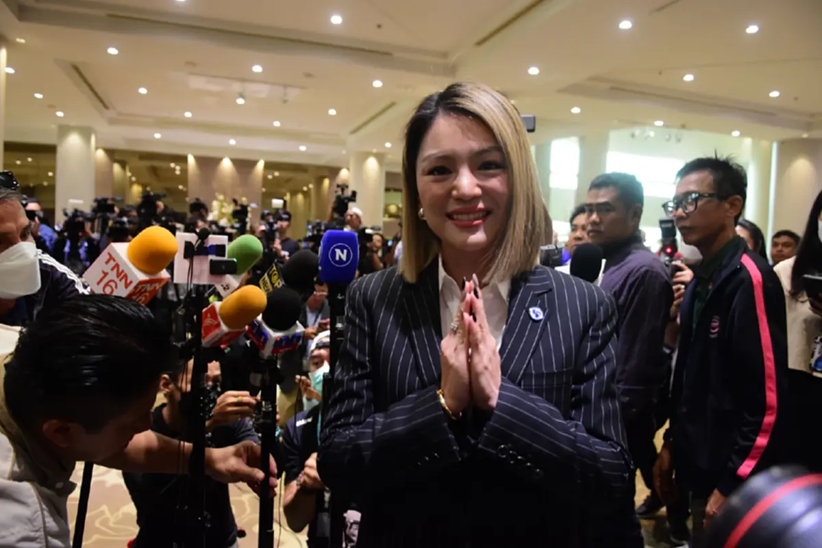 มาดามเดียร์ น.ส.วทันยา บุนนาค