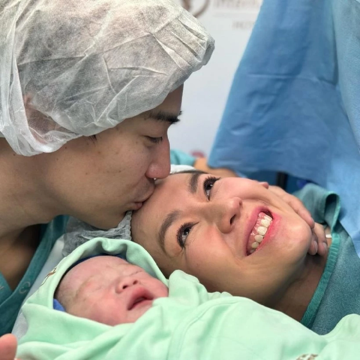 คลอดแล้ว ลูกชายของ ‘เป๊ก-นิว’ งานดีตั้งแต่ออกจากท้องแม่