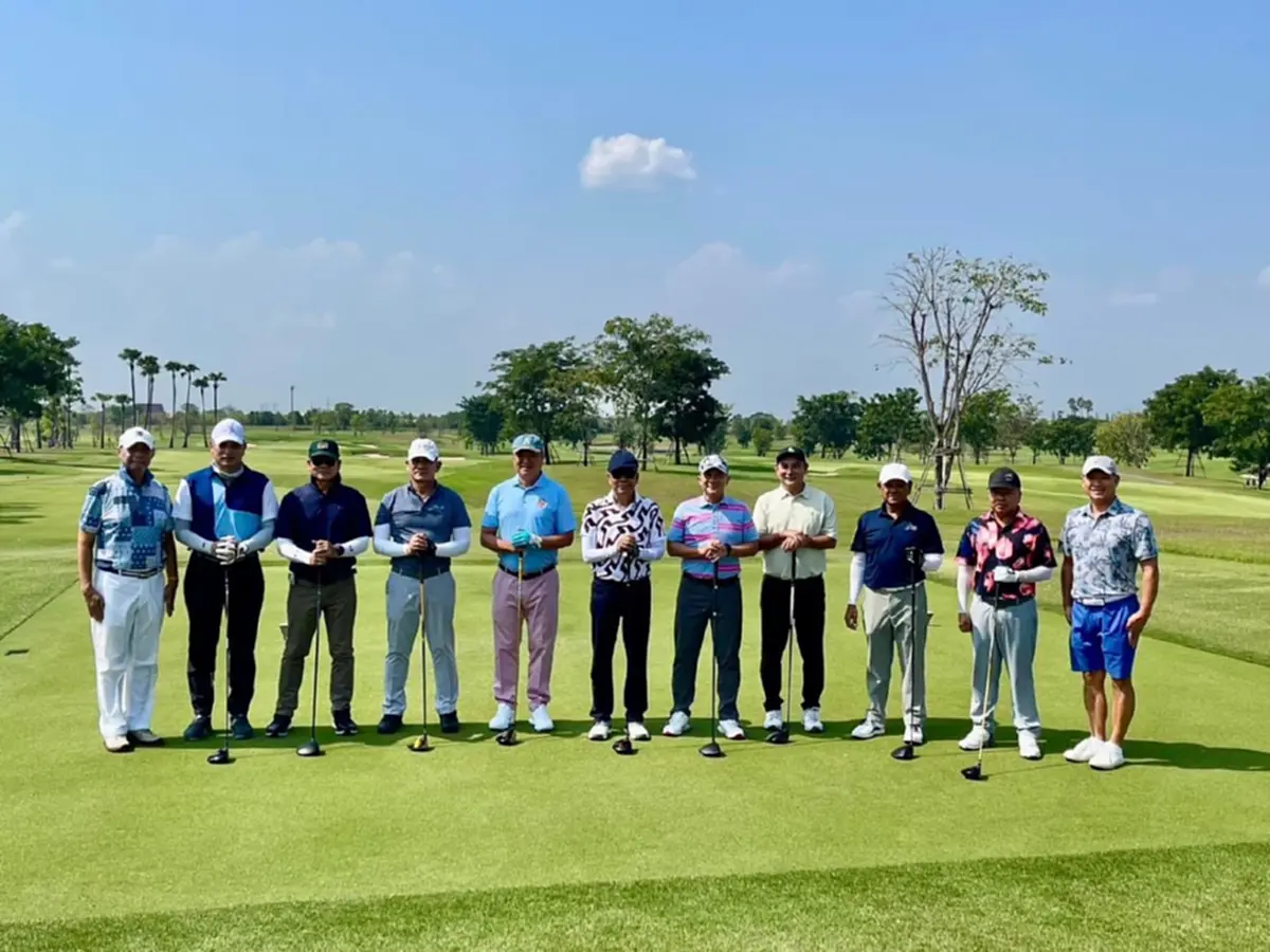 “สุทิน คลังแสง” ขนทีมกลาโหม ตีกอล์ฟ ‘อนุทิน-เจ้าสัวสารัชถ์’