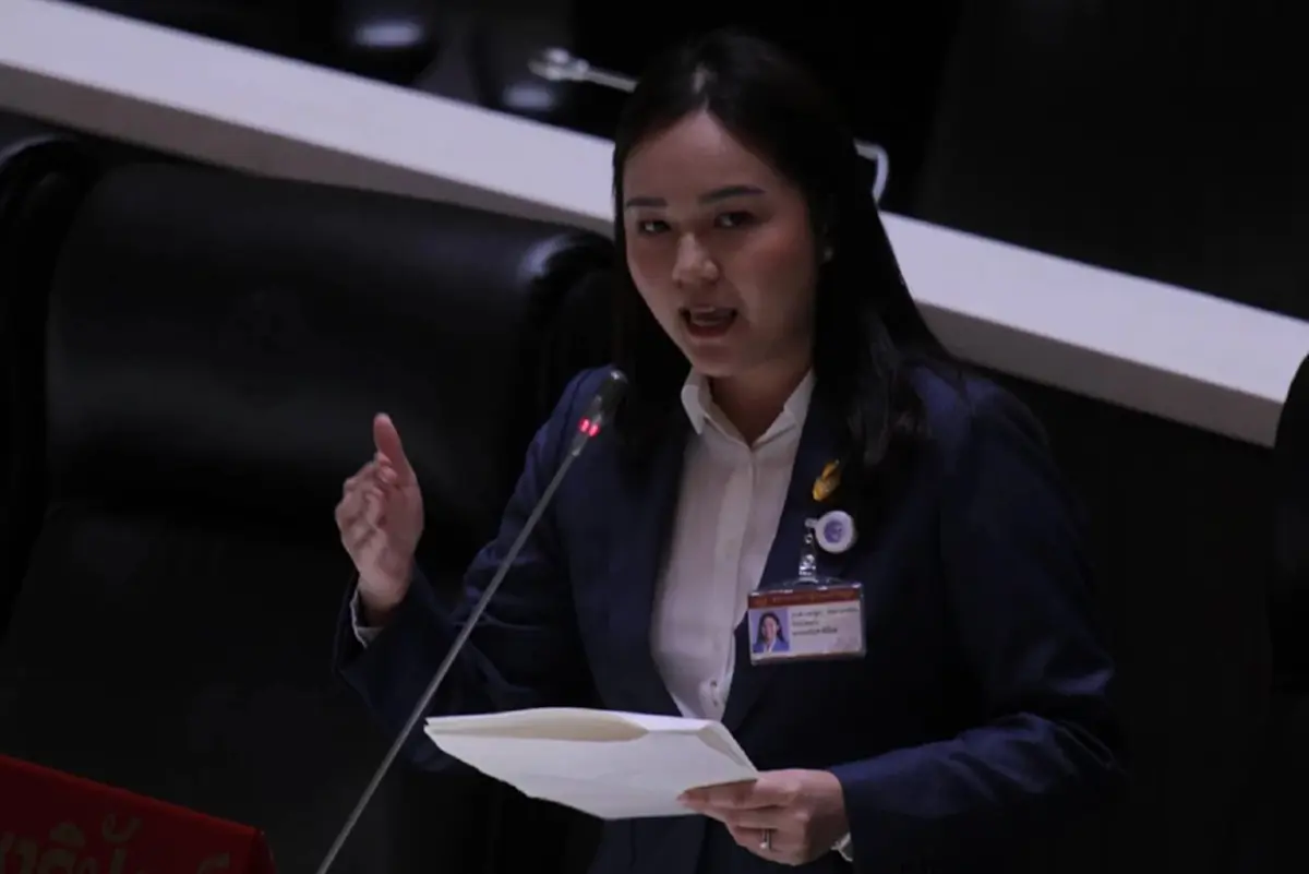 น.ส.สุณัฐชา โล่สถาพรพิพิธ สส.ตรัง พรรคประชาธิปัตย์ (ปชป.) 