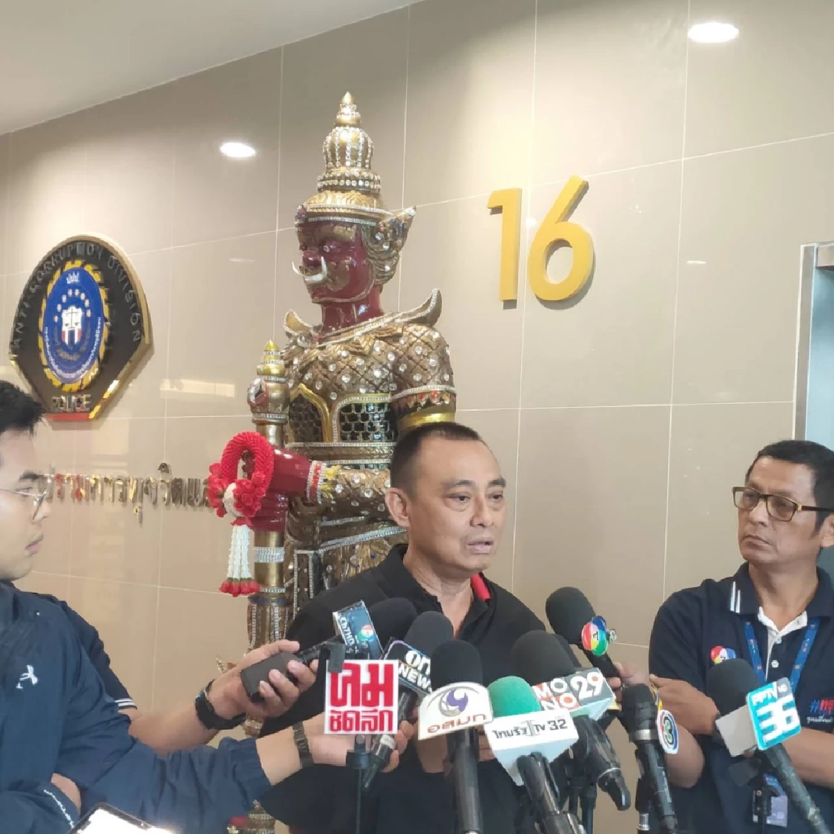 พล.ต.ต.จรูญเกียรติ ปานแก้ว รอง ผบช.ก. จ่อหมายจับแก๊งรีดทรัพย์ กรมการข้าว เพิ่มอีก 2