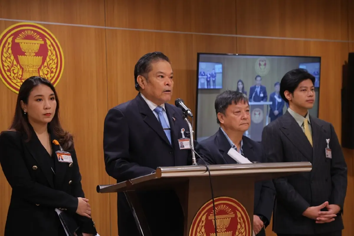 4 "สส.ก้าวไกล" ลาออก "กมธ.แลนด์บริดจ์" หวั่นเข้าข่าย หลอกต่างชาติลงทุน