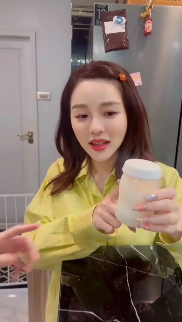 โซเชียลเดือดเก่ง ‘แอร์’ เลยต้องเคลียร์ดราม่า แจกนมจากเต้าให้เพื่อนชิม