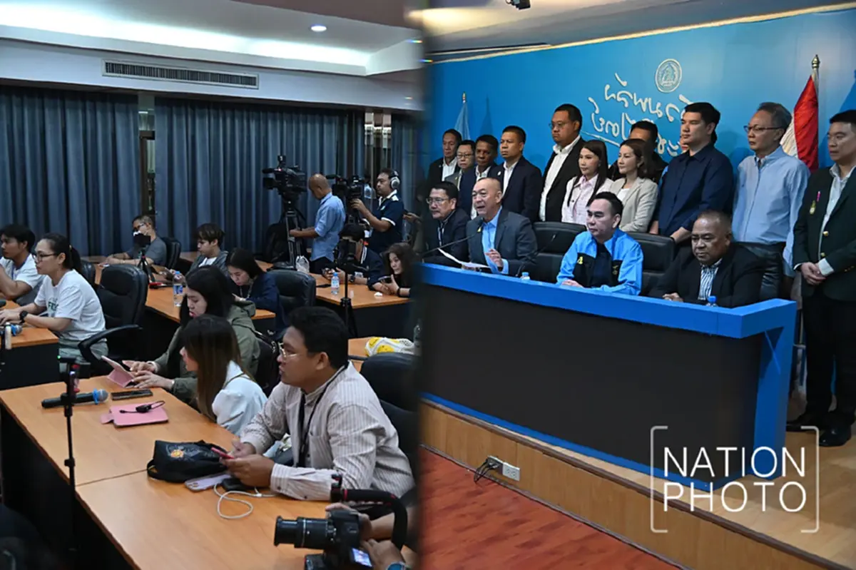 "เฉลิมชัย" ขนทีมสส.ประชาธิปัตย์ แถลงโต้ ปม “หมูเถื่อน” ลั่นไม่เกี่ยวข้อง