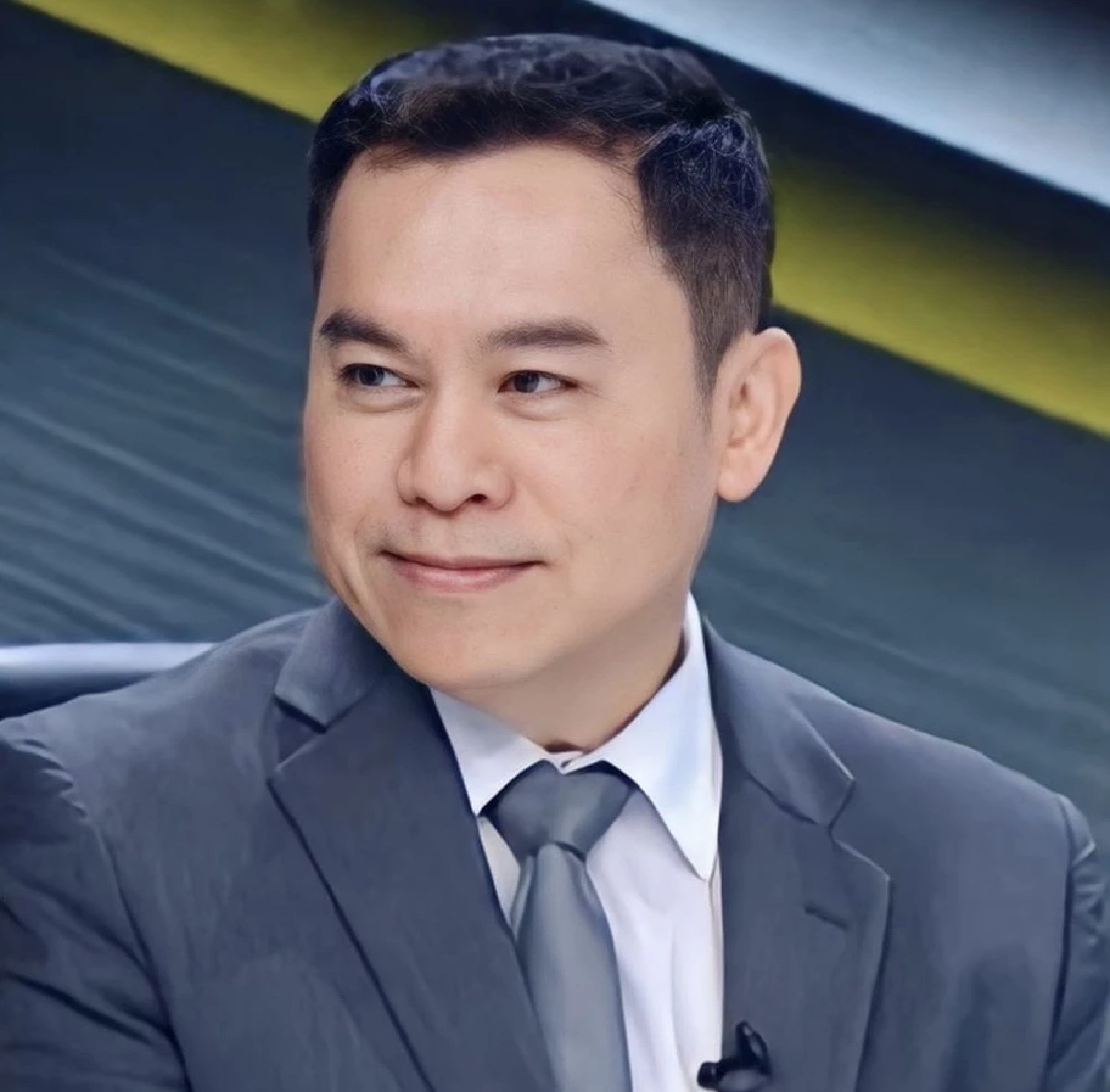 ผศ.ดร.นพดล กรรณิกา