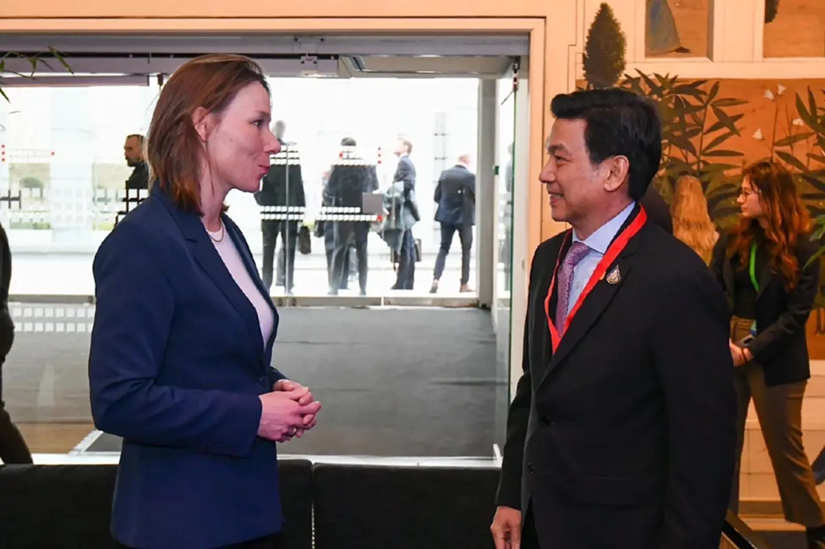 นายปานปรีย์ รองนายกฯ และ น.ส.ฮังเกอ แบร็วนส์ สโลต รมว.ต่างประเทศ เนเธอร์แลนด์