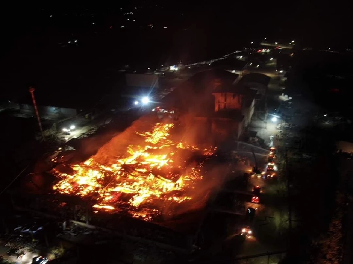 ไฟไหม้โรงงานแป้งมัน จ.มหาสารคาม