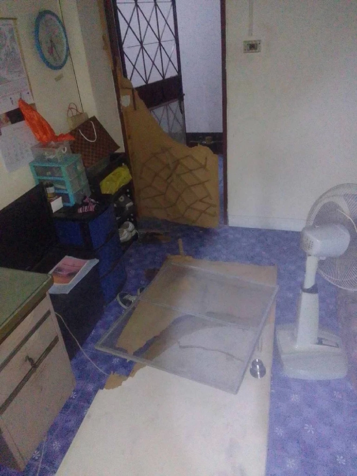 สภาพห้องที่ถูกพัง