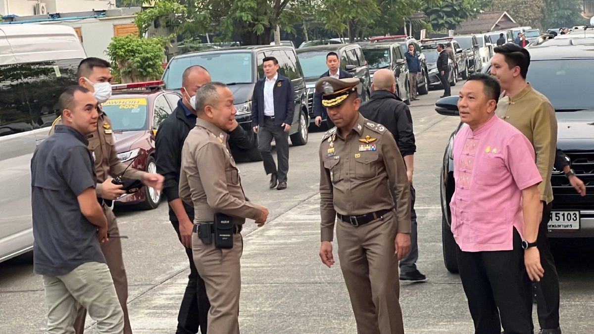 3 นายกฯ รวมตัว มื้อค่ำบ้านกรีนวัลเล่ย์ แกนนำเพื่อไทย – พปชร. ร่วมงานพรึบ