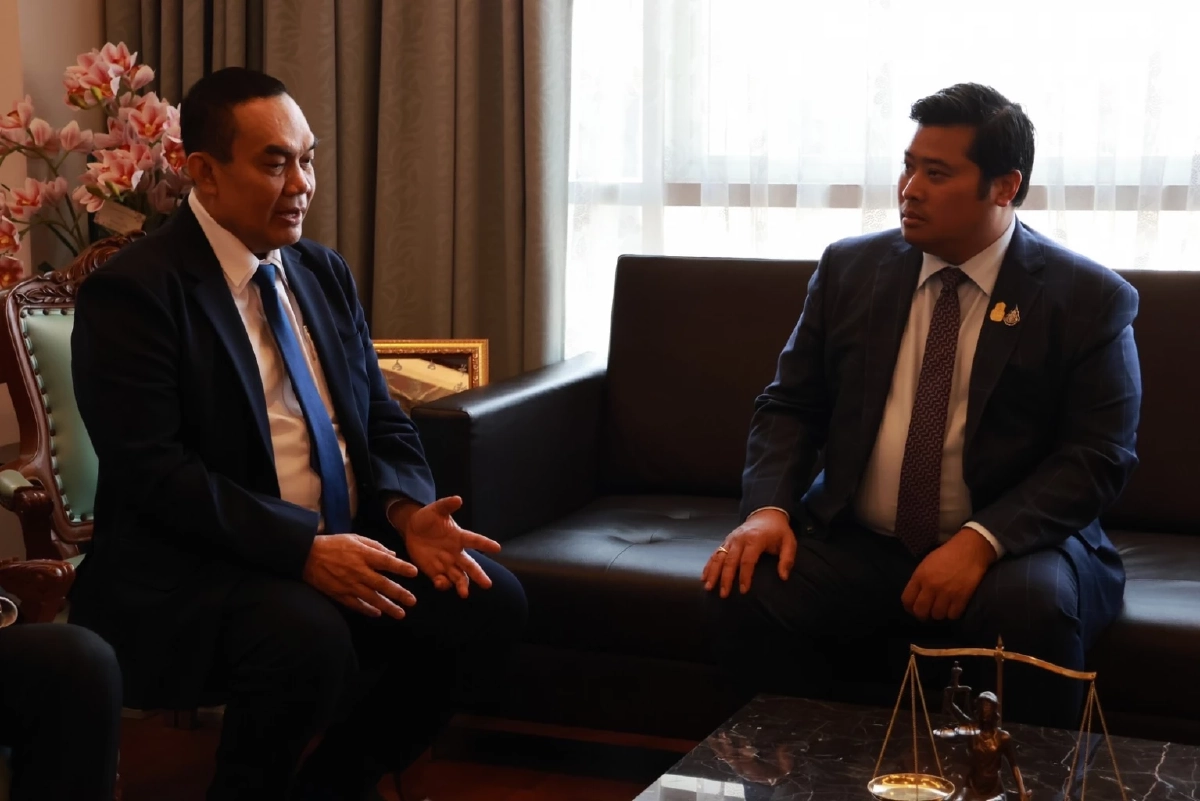  ท่านชายวัชเรศร วิวัชรวงศ์ - นายกฯสภาทนายความ