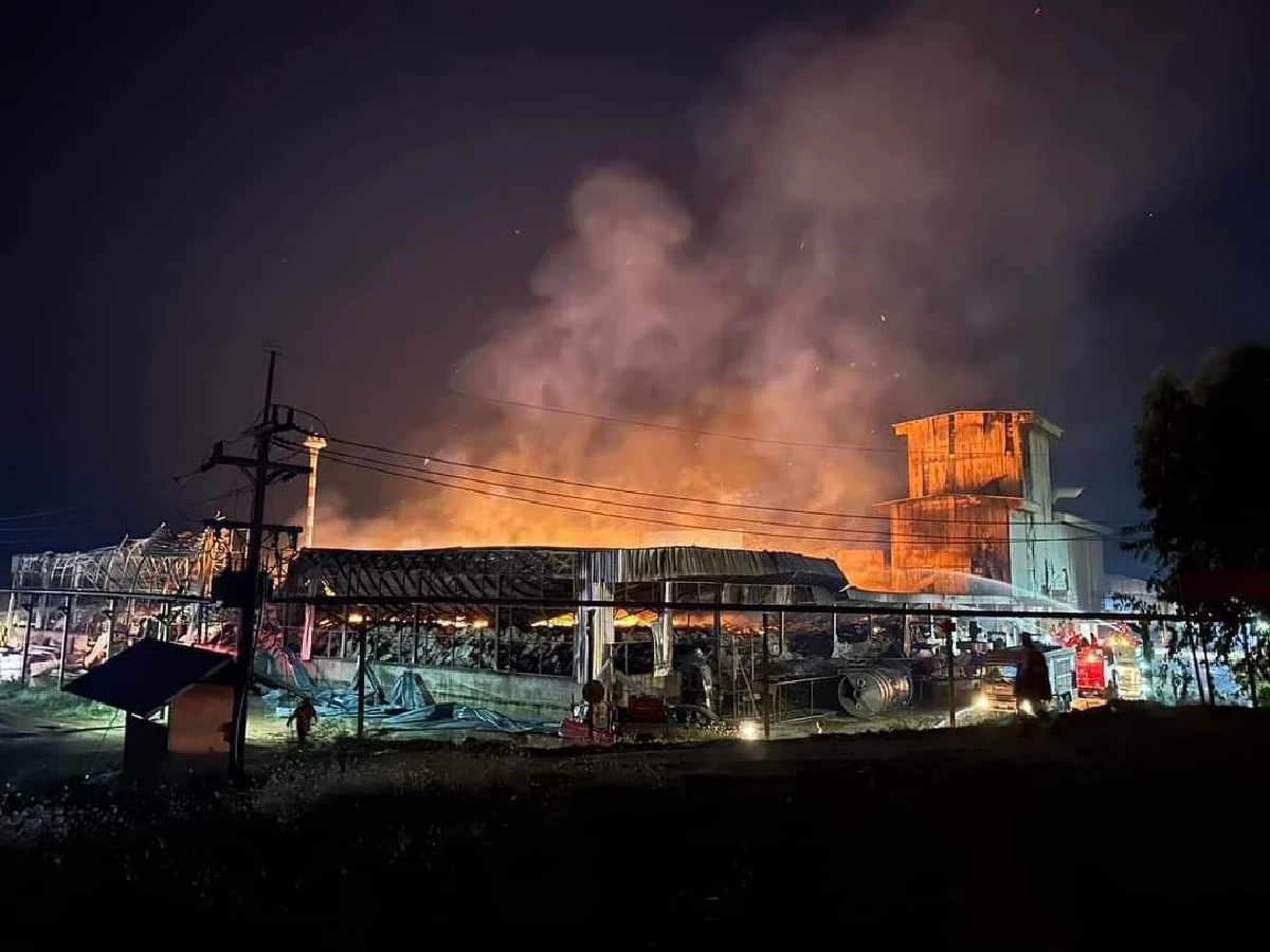 ไฟไหม้โรงงานแป้งมัน จ.มหาสารคาม