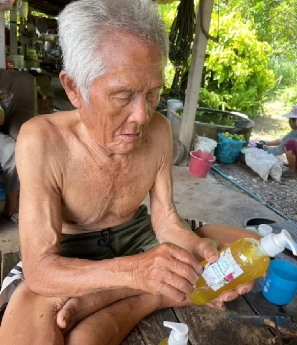 แฟนคลับเศร้า คุณตา CEO แชมพูมะกรูดโฮมเมด ไวรัลติดฉลากเบี้ยว เสียชีวิตแล้ว