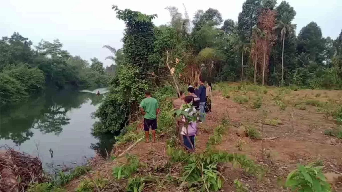 ญาติตามหาหนุ่ม หายตัว 9 วัน สุดท้ายพบเป็นศพถูกมัดมือมัดเท้า ลอยในคลอง 