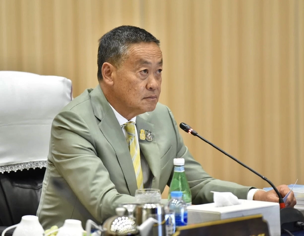 นายเศรษฐา ทวีสิน