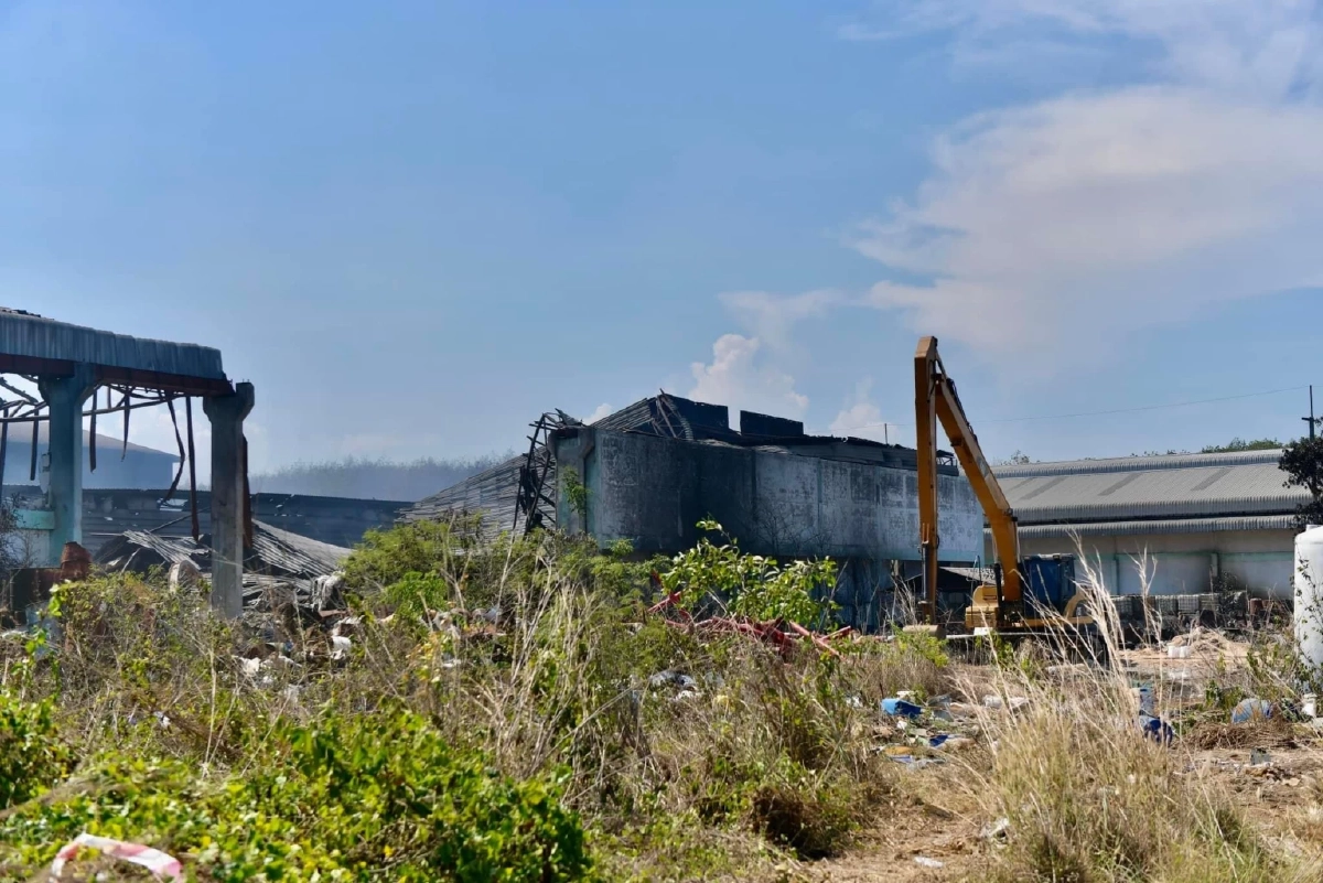 ไฟไหม้โรงงานเก็บกากสารเคมี บริษัท วินโพรเสส จำกัด จ.ระยอง