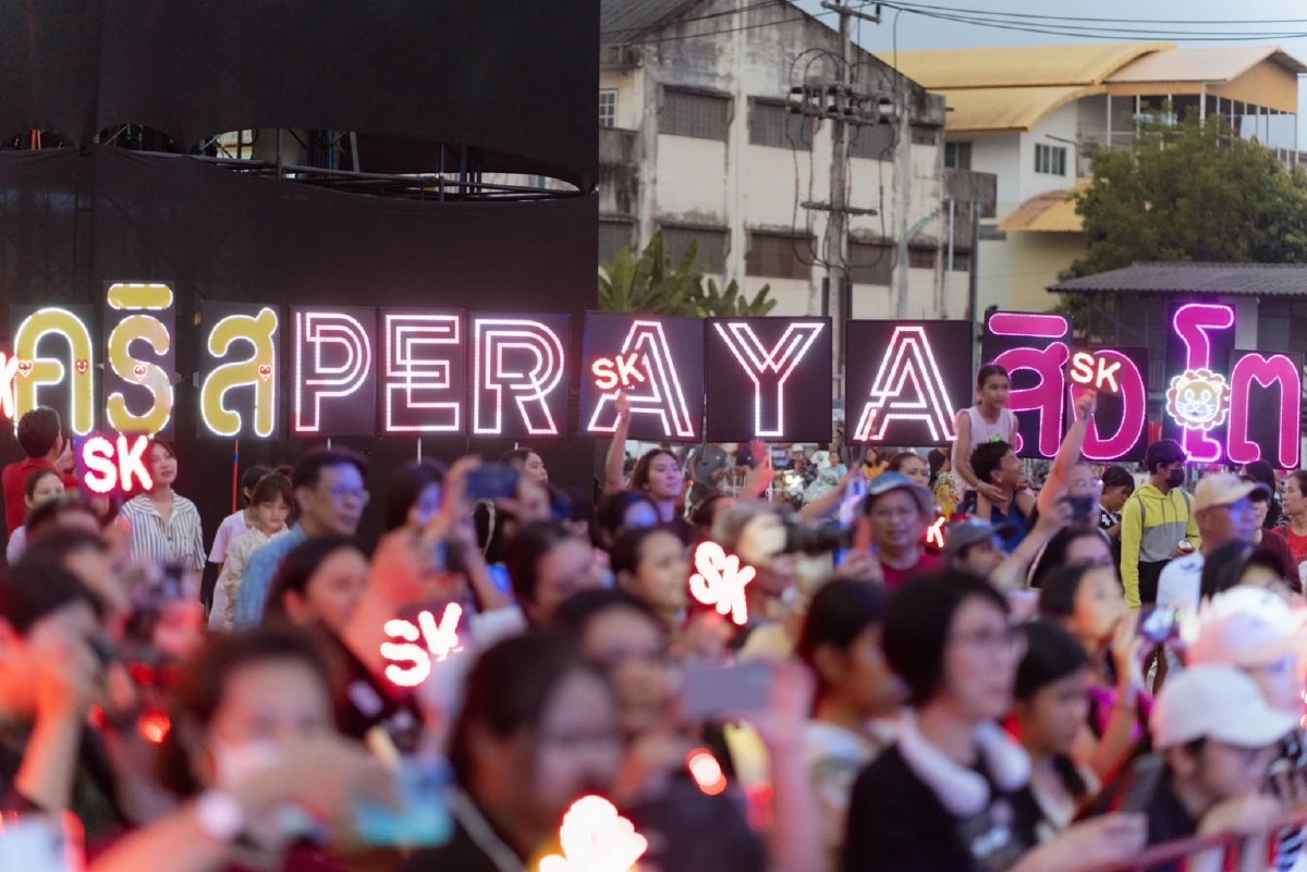 'คริส-สิงโต' คัมแบ็กแฟนคลับตีตั๋วไปดูโมเม้นท์หวานเจี๊ยบเลียบฝั่งโขง