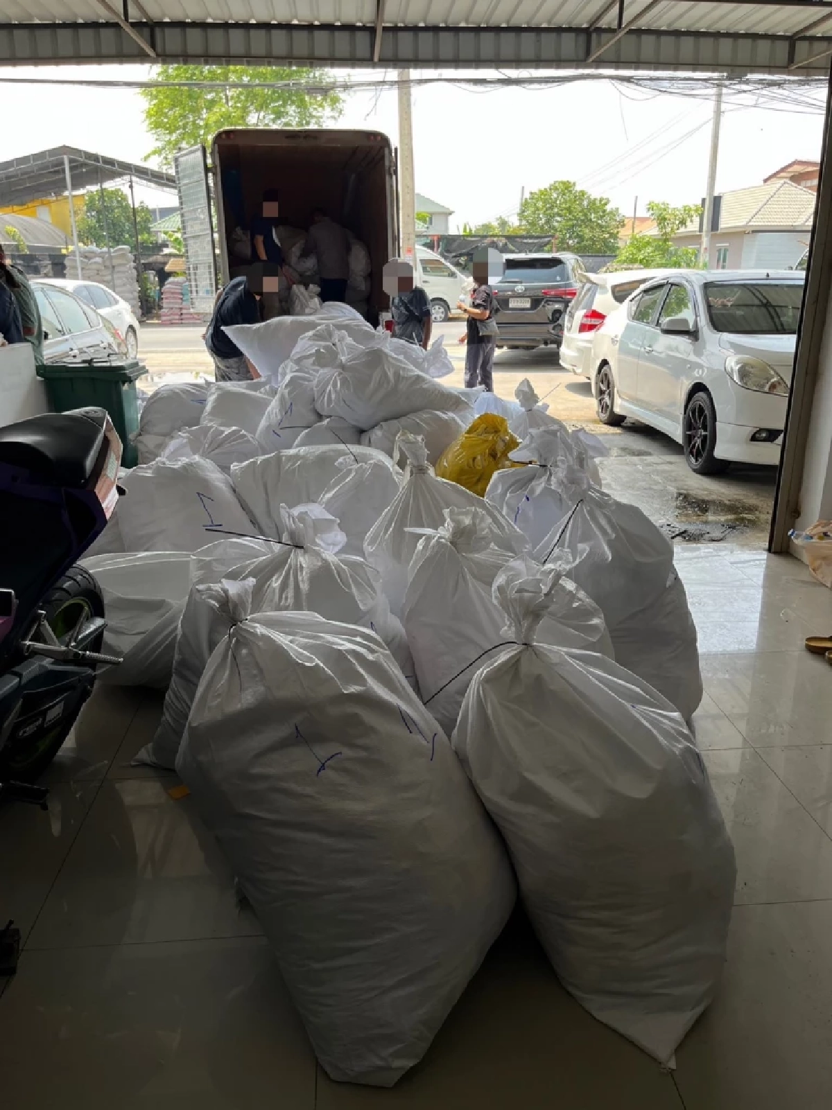 ดีเอสไอยึดของกลางเสื้อกีฬาสโมสรตปท.ชื่อดัง