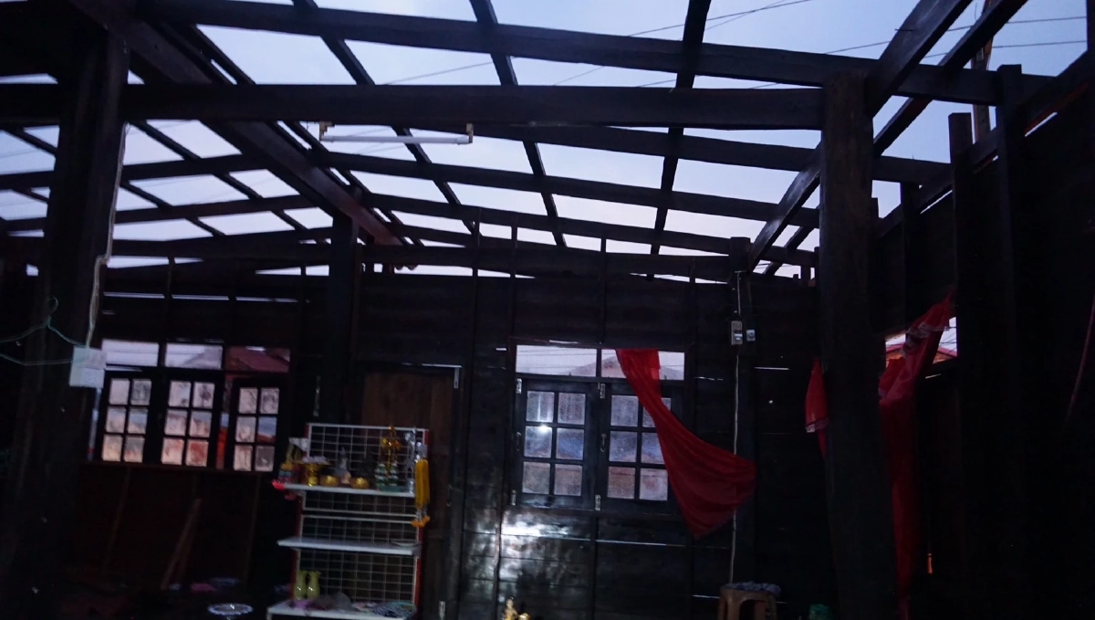 พายุฤดูร้อนถล่ม