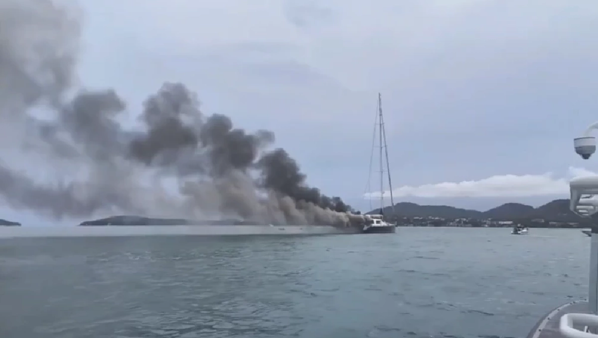 ไฟไหม้เรือยอร์ช