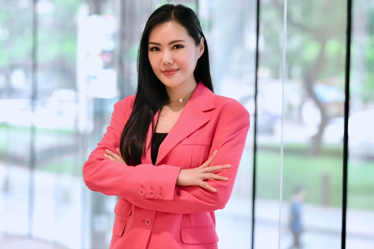 ดร.ผึ้ง โพสต์เพลง \"ส่วนต่าง\" สุดบาดใจ เหมือนส่งไปให้คณะ หรือ ให้ใครกันนะ?