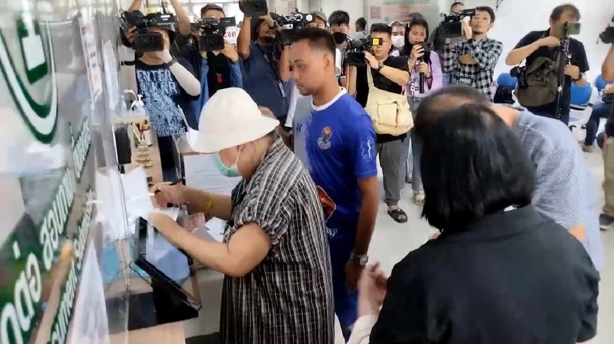 ญาติรับศพลุงกำธร พลัดตกท่อร้อยสาย กฟน.ดับ ลั่นเดินหน้าฟ้องให้ถึงที่สุด 