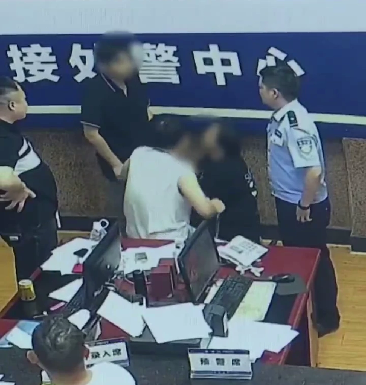 หนุ่มช้ำ คบสาวออนไลน์ 3 ปี เปย์ครึ่งล้าน มารู้ทีหลัง เป็น ป้าพนักงาน ใกล้ตัว