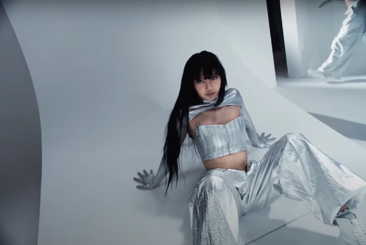 รีวิว \"LISA ROCKSTAR\" กัดเจ็บ เก็บเรียบ \"ลิซ่า\" ตีความ สะท้อนตัวตน-อุปสรรค