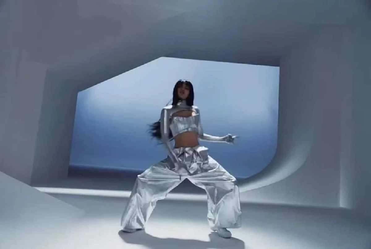 บุกเยาวราช \"LISA ROCKSTAR\" ถอดรหัสชวนอึ้ง ลิซ่า BLACKPINK ซัดจุก