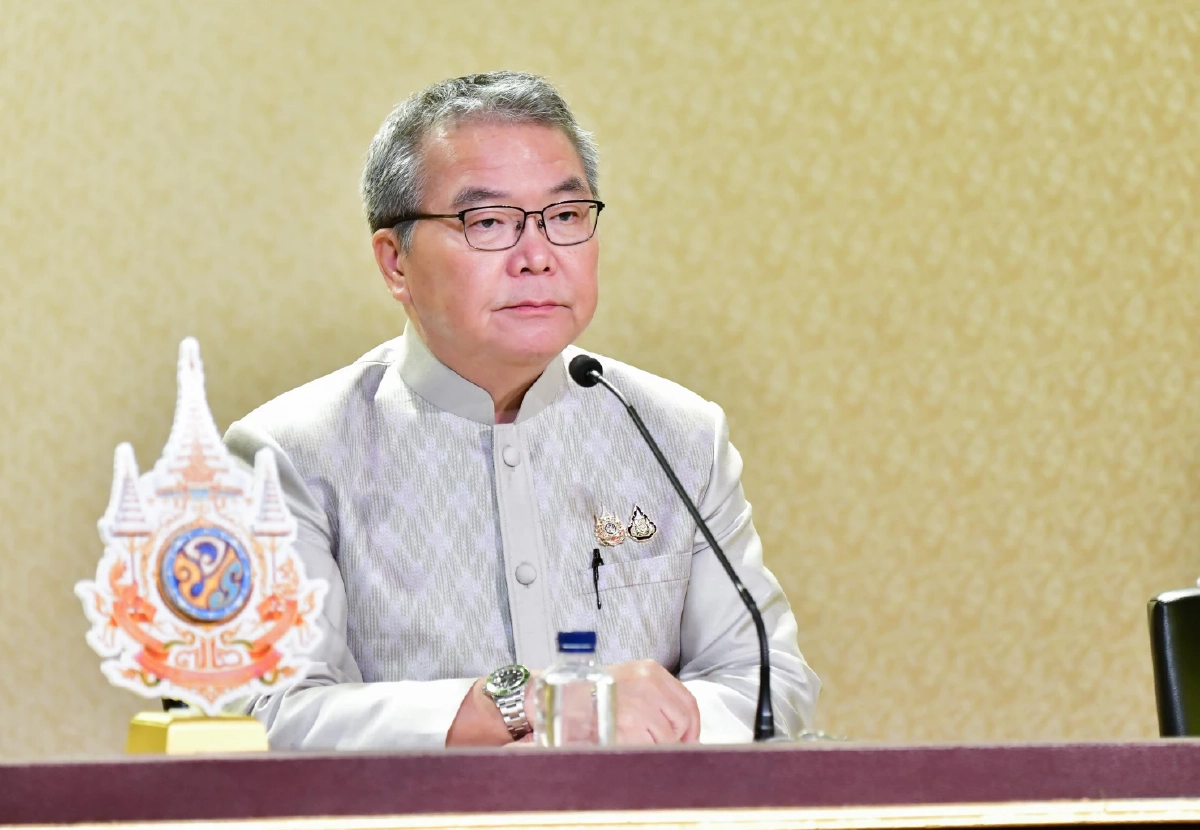 นายชัย วัชรงค์ โฆษกประจำสำนักนายกรัฐมนตรี