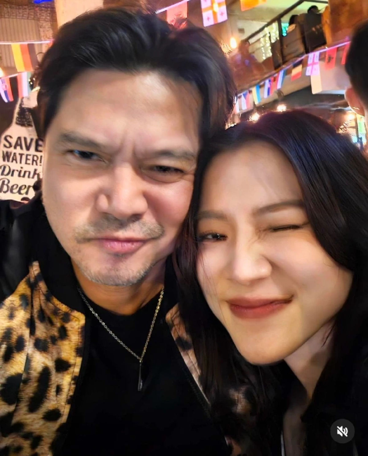 \"เต๋า สมชาย\" จุ๊บ \"ใบเฟิร์น\" เขียนข้อความกินใจ ในวันที่น้องสาวเจอมรสุมชีวิต