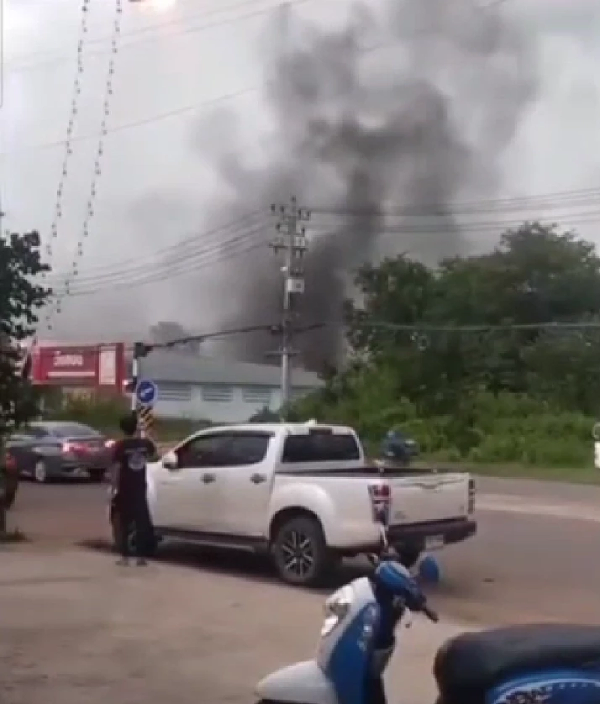 ระเบิดสนั่นร้านคาร์แคร์