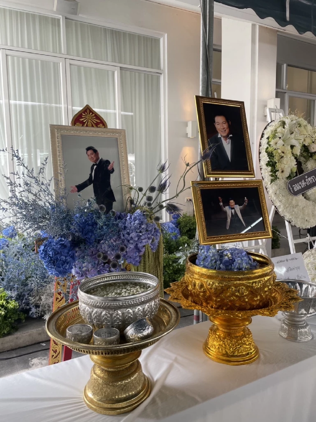 (คลิป) "เพชรา" ร้องไห้บอกลา "ชรินทร์" สามีอันเป็นที่รักครั้งสุดท้าย