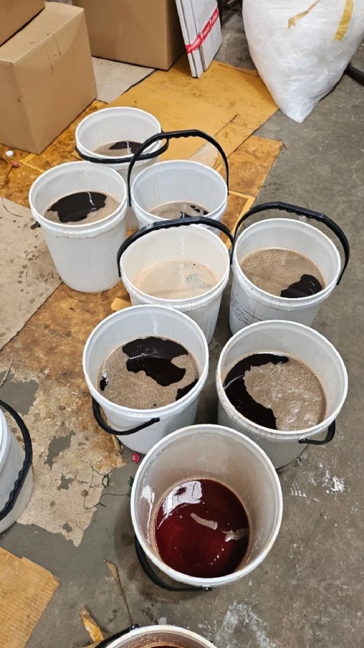 ทลายโรงงานผลิตยาแก้ไอปลอม