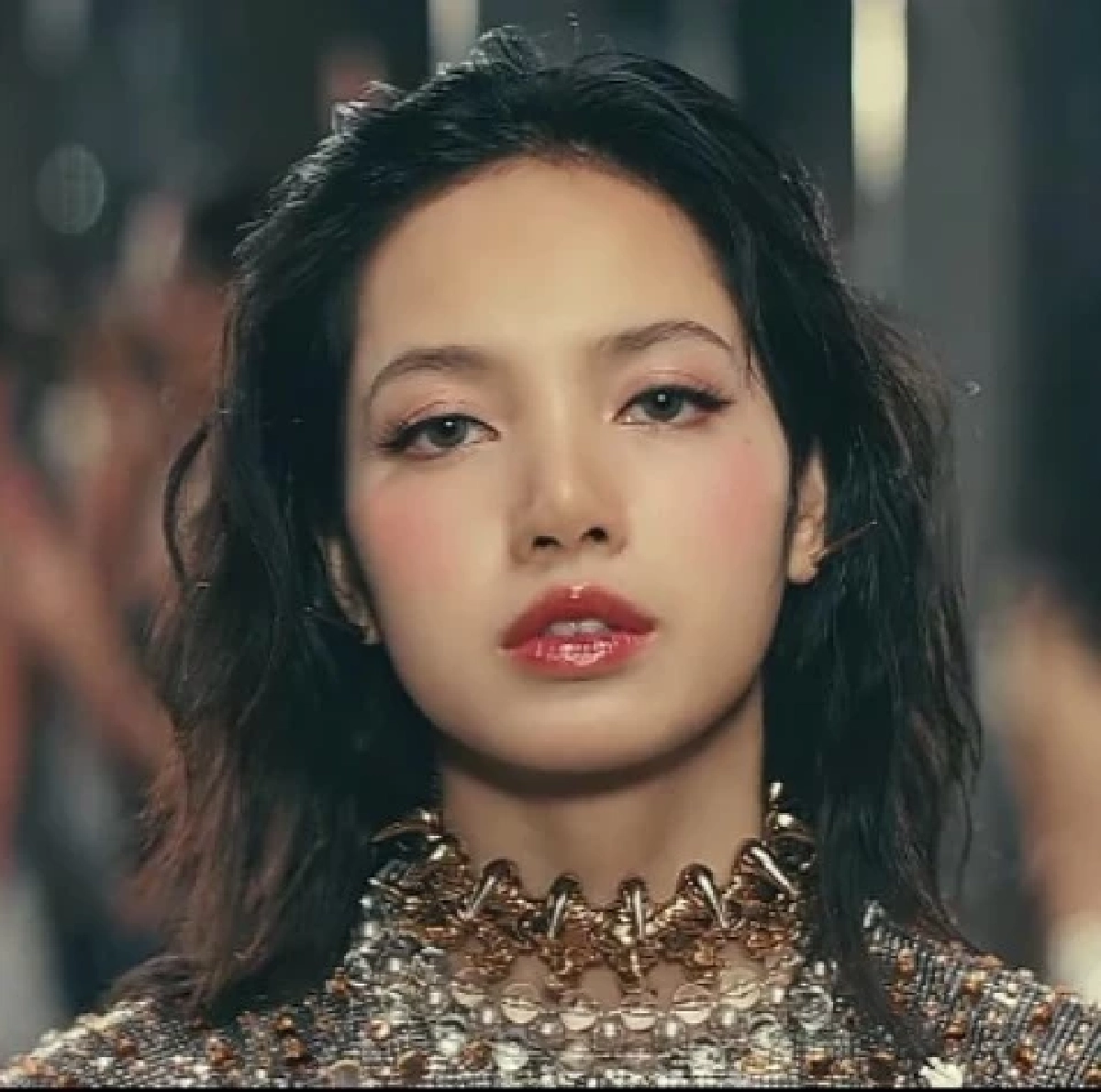 "ลิซ่า" นัมเบอร์วัน! ขึ้นที่  1  ทั้งเทรนด์  ทั้งยูทูบ