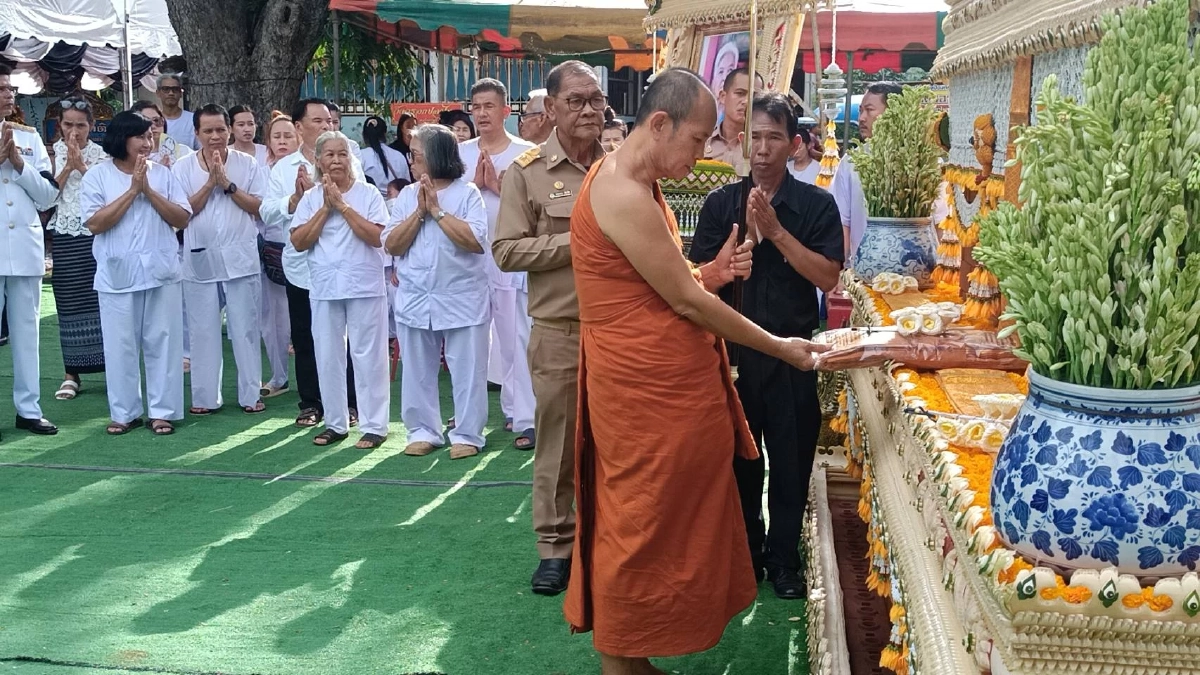 ภาพวินาที ยาย 90 ปี หมดลมต่อหน้าลูกหลาน ด้วยท่านั่งสมาธิ