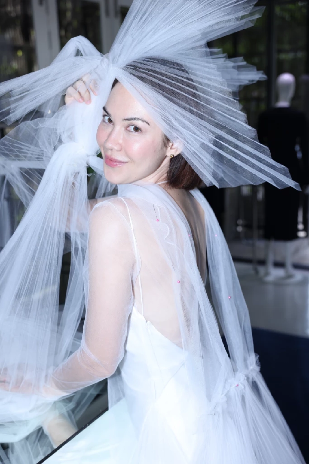 เปิดเบื้องหลังชุดแต่งงานเจ้าสาว "แมท ภีรนีย์"