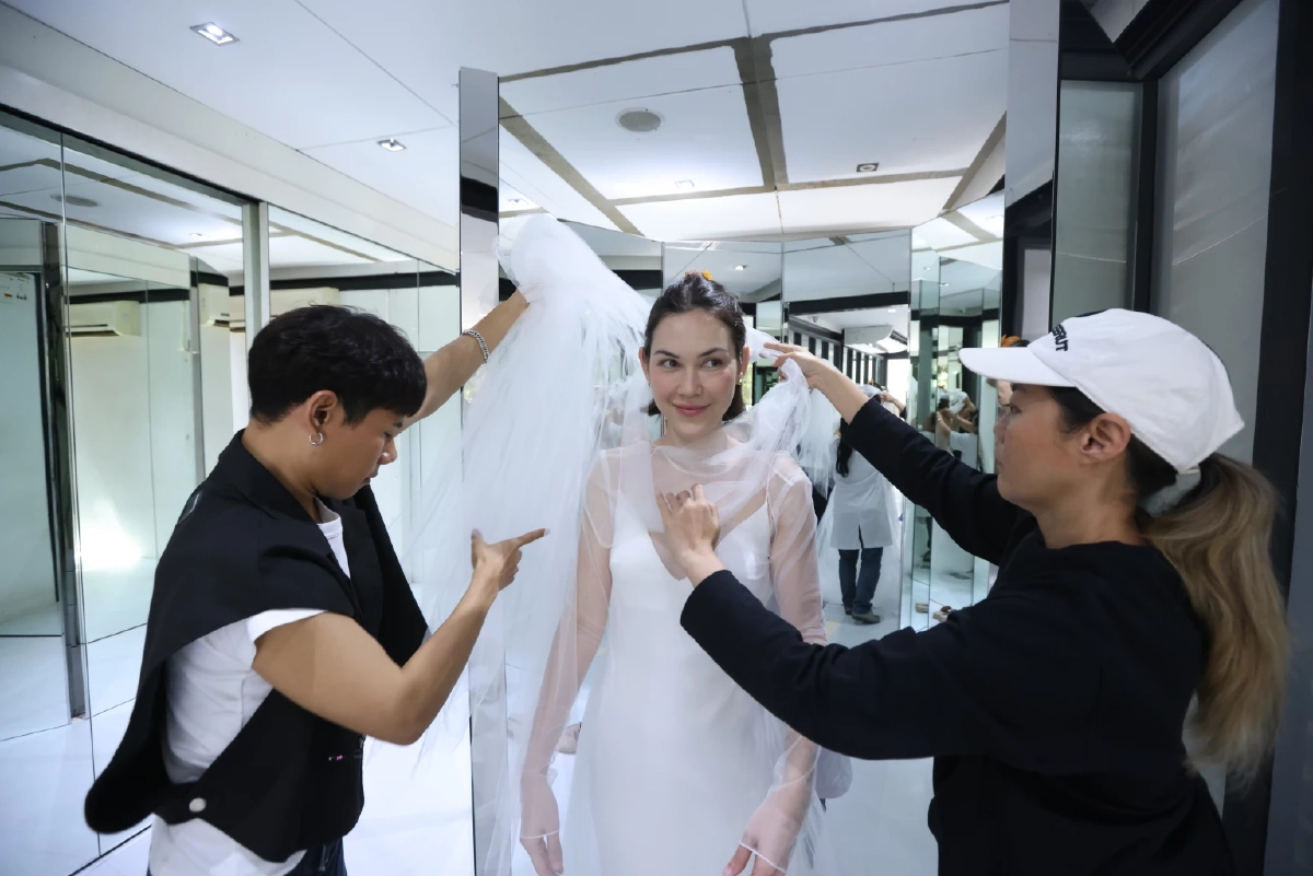 เปิดเบื้องหลังชุดแต่งงานเจ้าสาว "แมท ภีรนีย์"