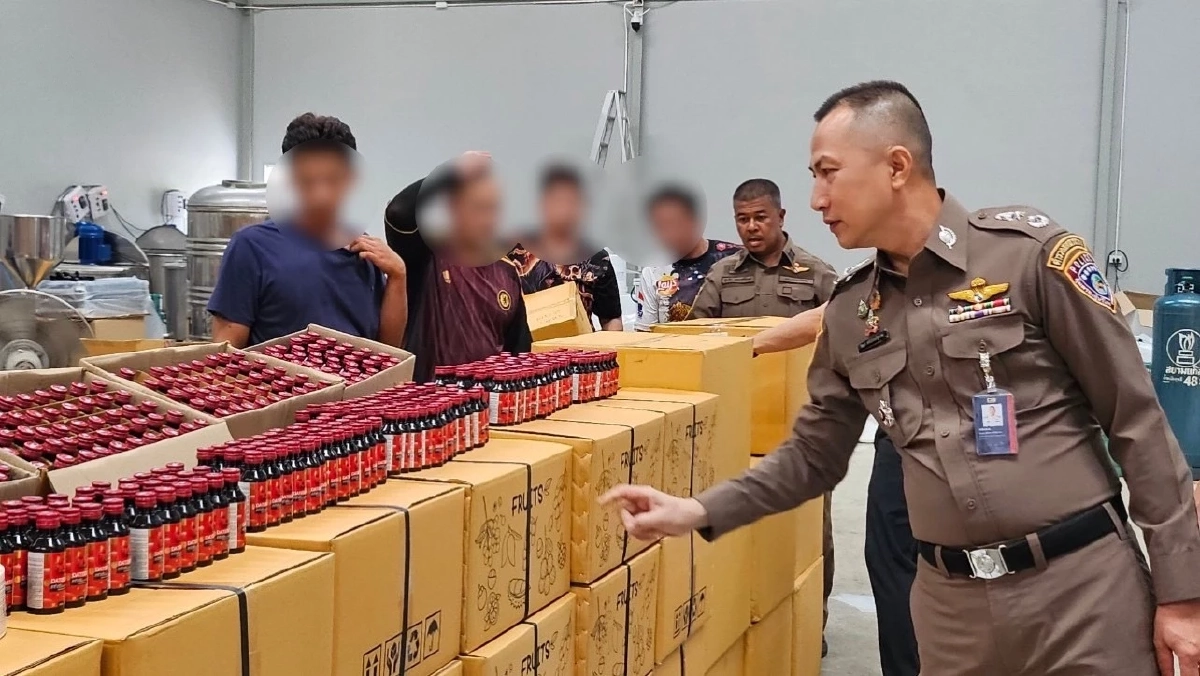 ทลายโรงงานผลิตยาแก้ไอปลอม