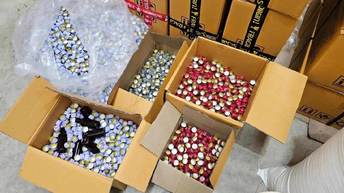 ทลายโรงงานผลิตยาแก้ไอปลอม